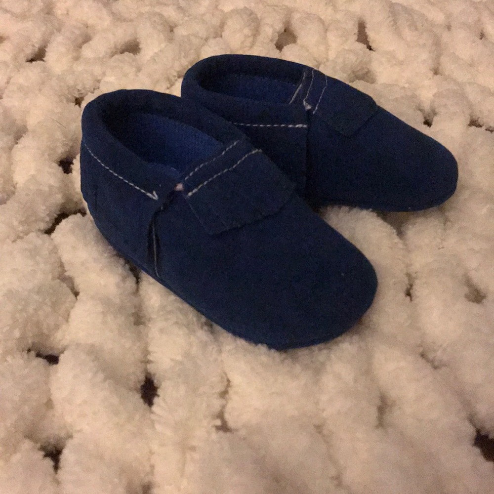 NWOT unisex baby shoes.